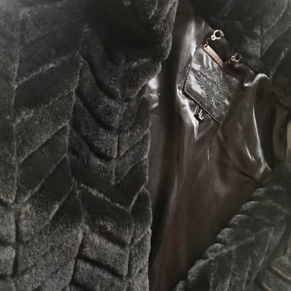 Joujou Vegan Faux Fur Black Vest Size L - Picture 4 of 5